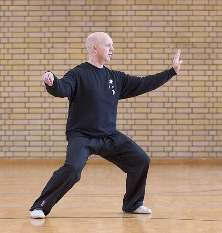 Michael Schaaf in einer Taijiquan-Haltung